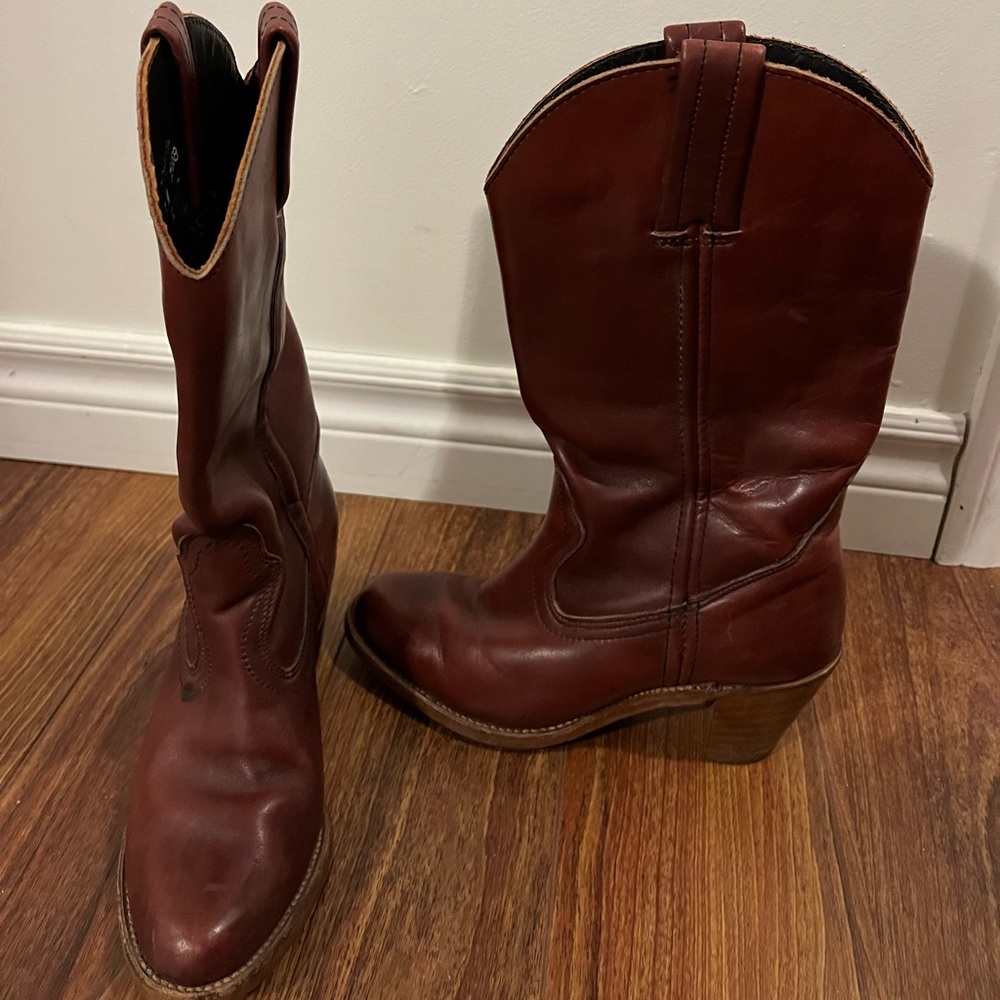 Red Cowboy Boots Size 7